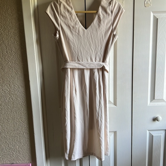 Classic in Cream Express Dress NWOT size medium - Picture 4 of 4